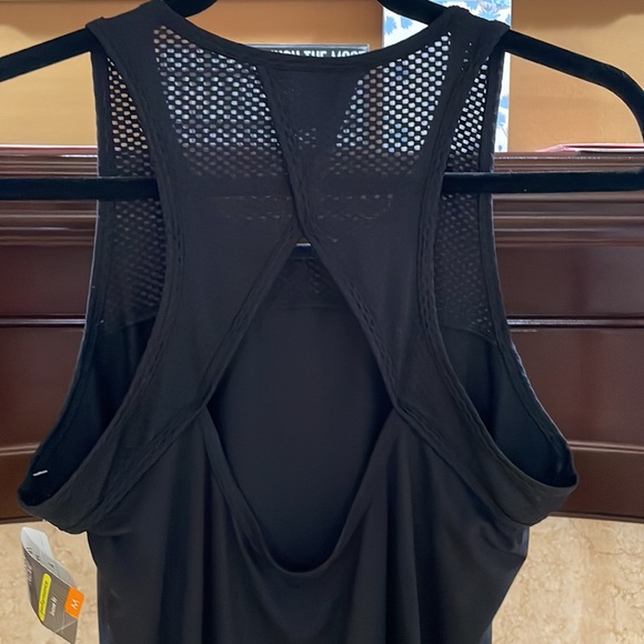 Danskin- Women Sports Tank - Picture 3 of 6